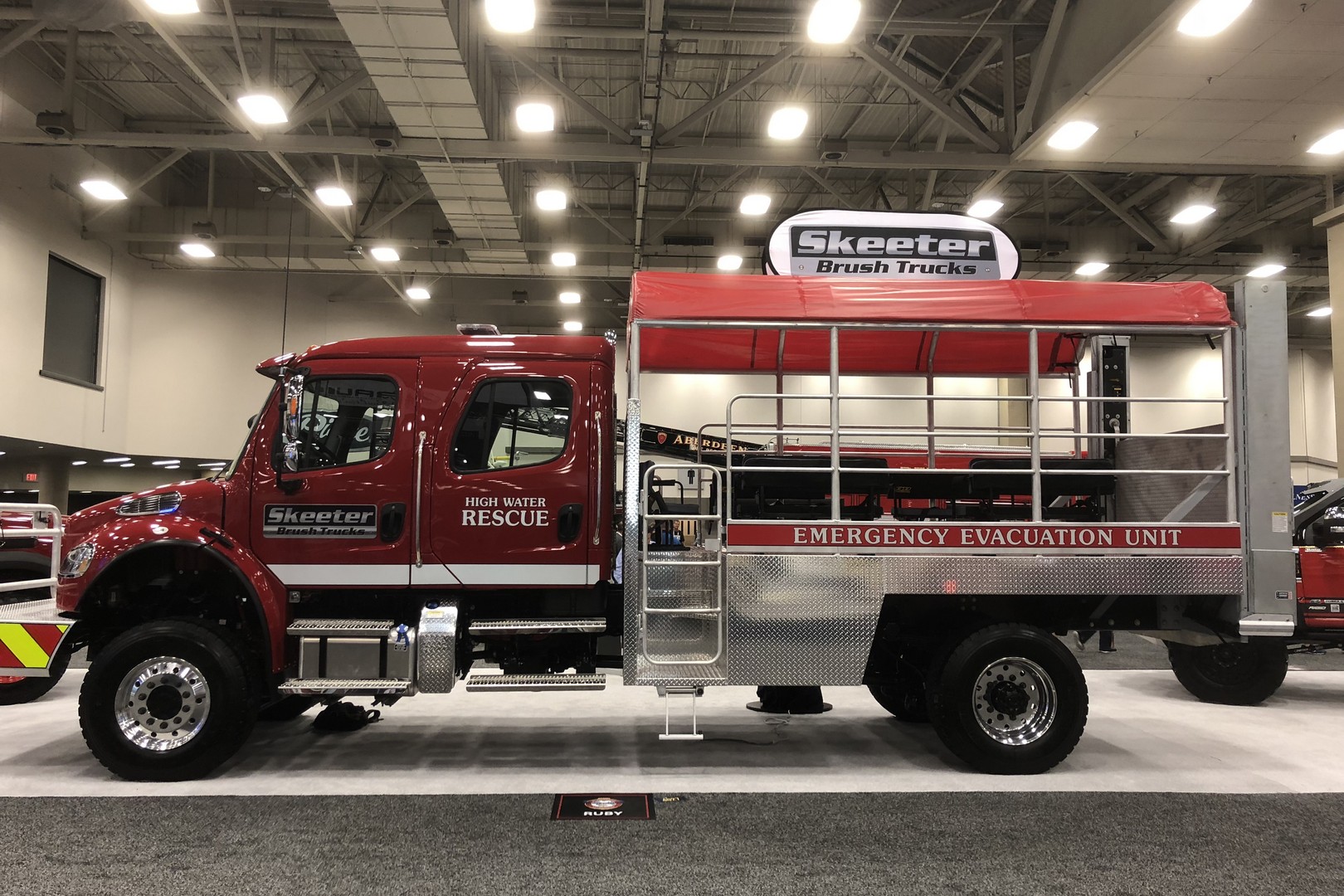 Skeeter Emergency Vehicles on X: The Walla Walla Fire Department in  Washington inspected their new Skeeter Flat-Bed today! The truck is  equipped with a 400 gallon water tank, dual hose reels on