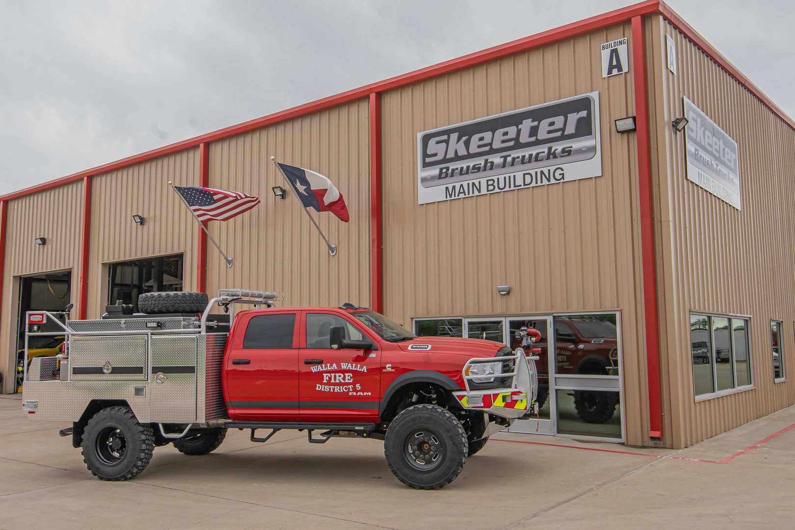 Skeeter Emergency Vehicles on X: The Walla Walla Fire Department in  Washington inspected their new Skeeter Flat-Bed today! The truck is  equipped with a 400 gallon water tank, dual hose reels on